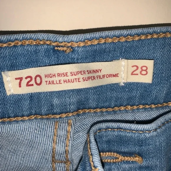 Levi High Rise Skinny Jeans - Picture 4 of 4